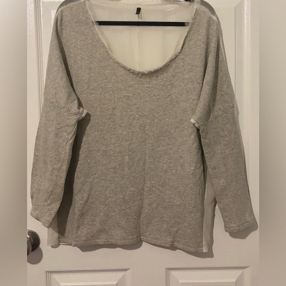 NWOT Stile Benetton Light Gray Sweatshirt